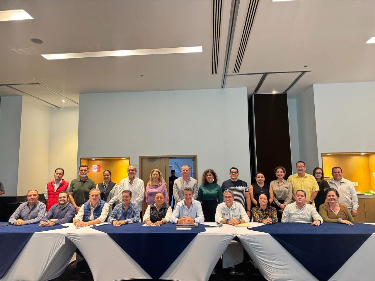 Equipo - Asociación de Ejecutivos de Ventas y Mercadotecnia de Cancún